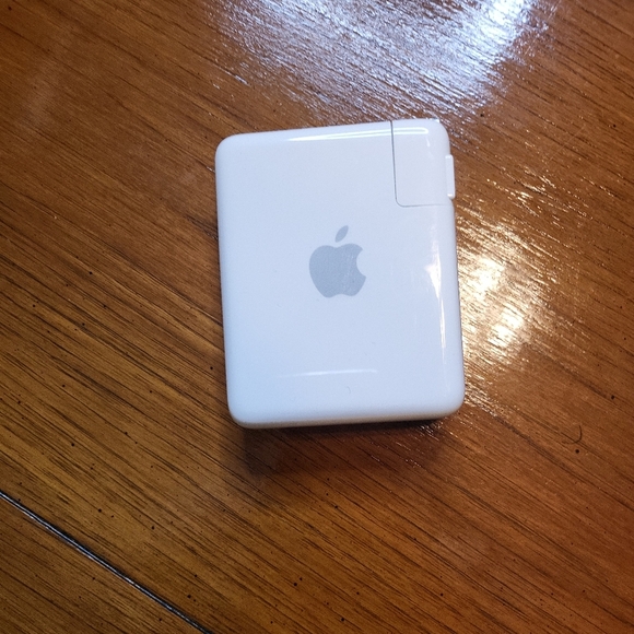 Apple AirPort Express Base Station 802.11n 1st Generation Model A1264 - Picture 1 of 11